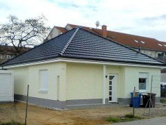 Tonziegeldeckung mit DAL-ALU-Dachrinne